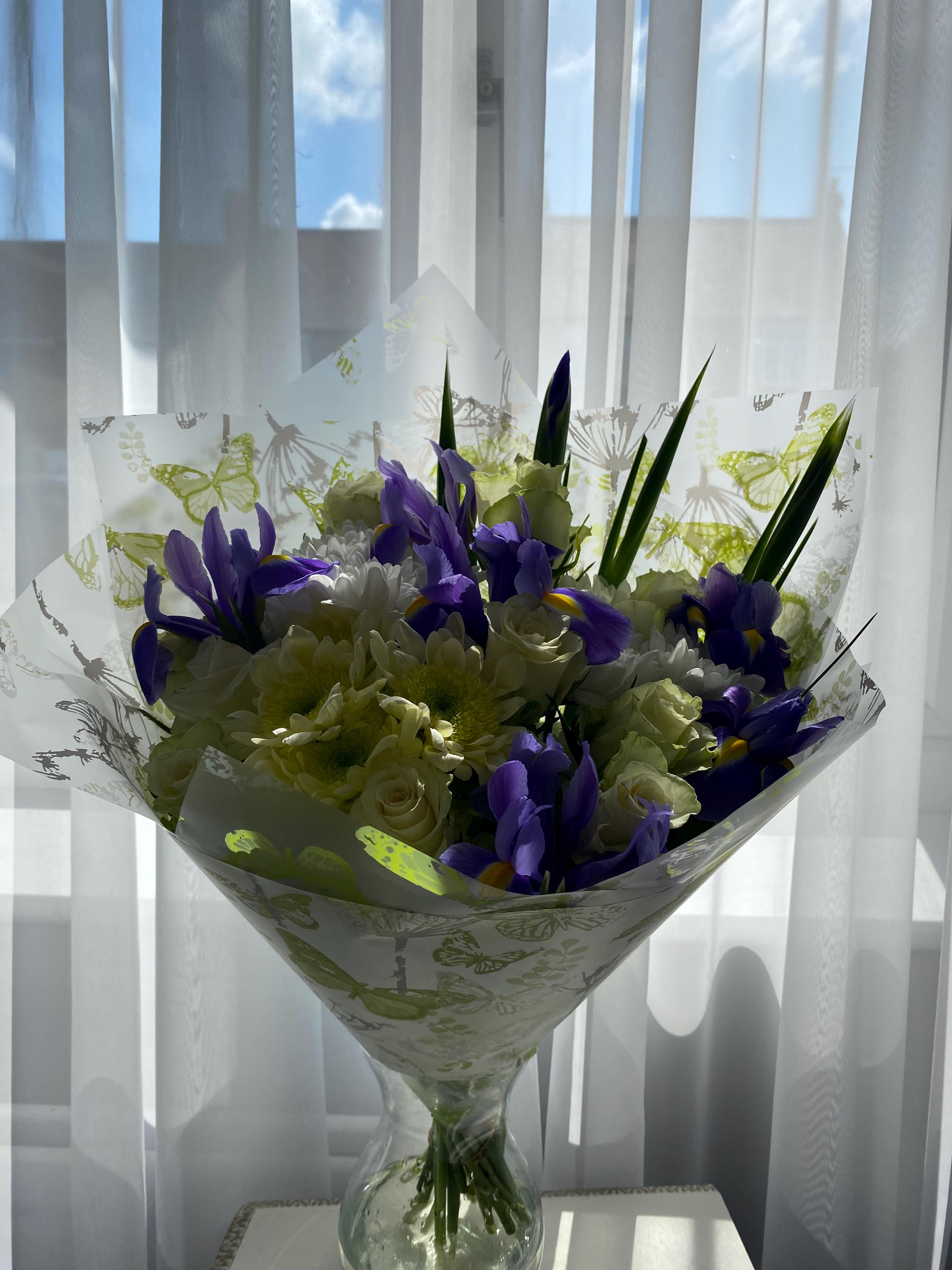 Fresh white roses blue iris arrangement next day delivery UK