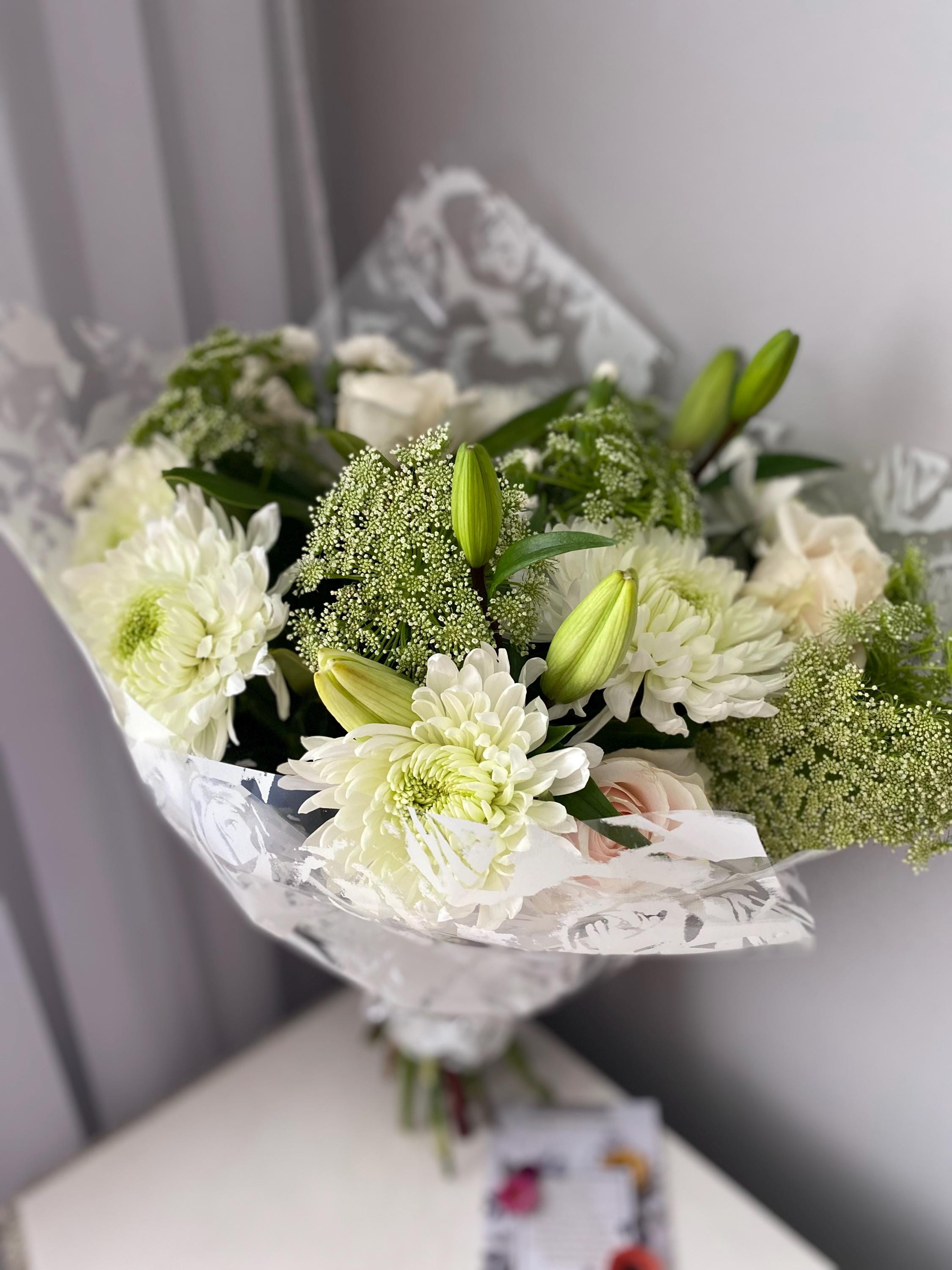 White flowers bouquet hand-tied thank you gift UK delivery