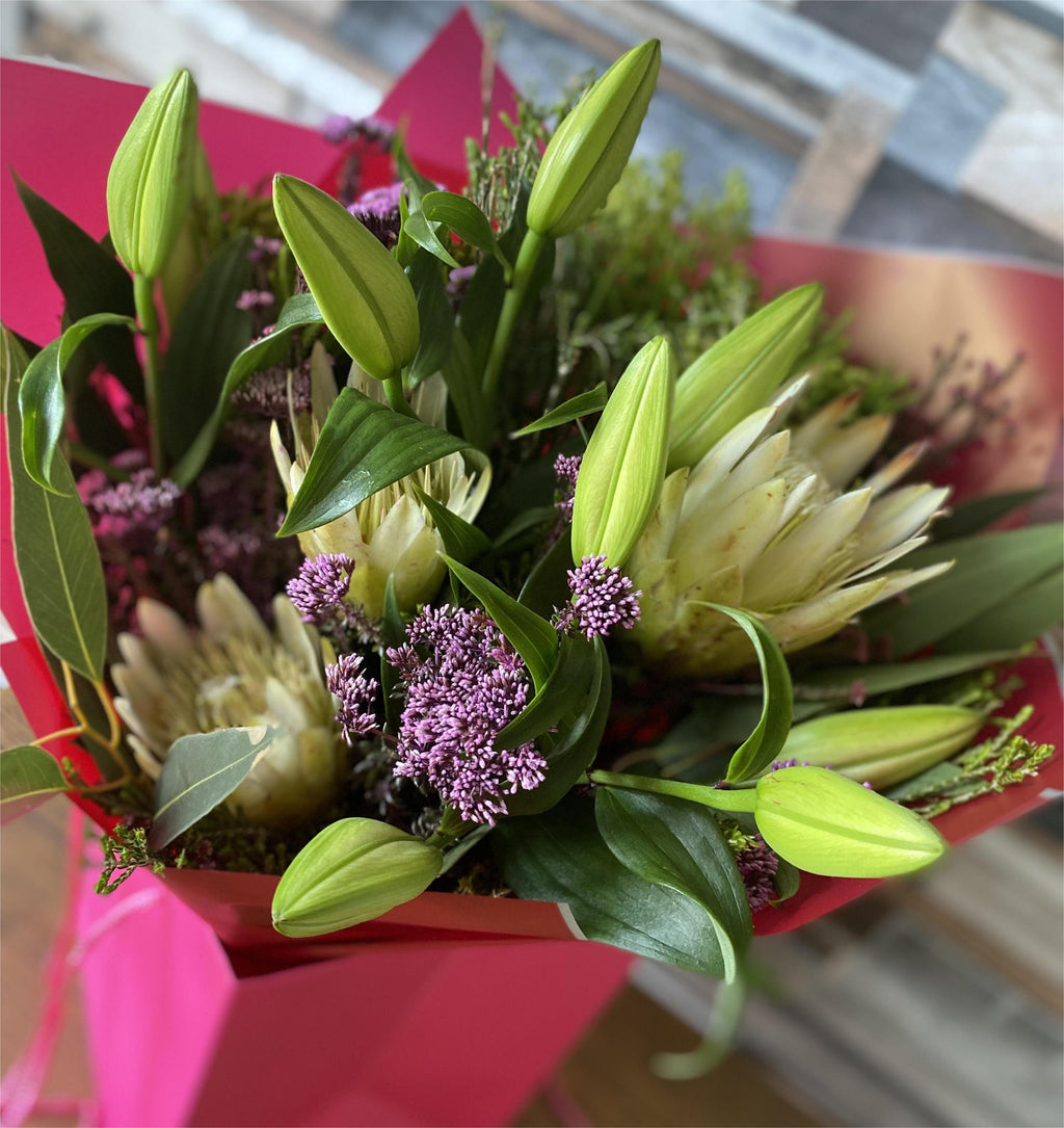 Grand luxury bouquet large impressive fresh flowers UK delivery