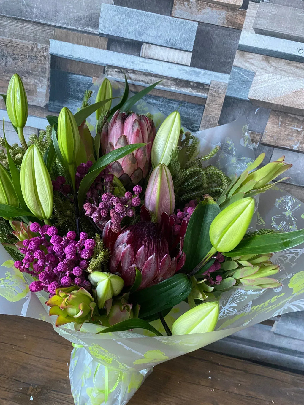 Grand Luxury Purple Bouquet - Stunning Luxury Flower Bouquet - Freshness Flowers