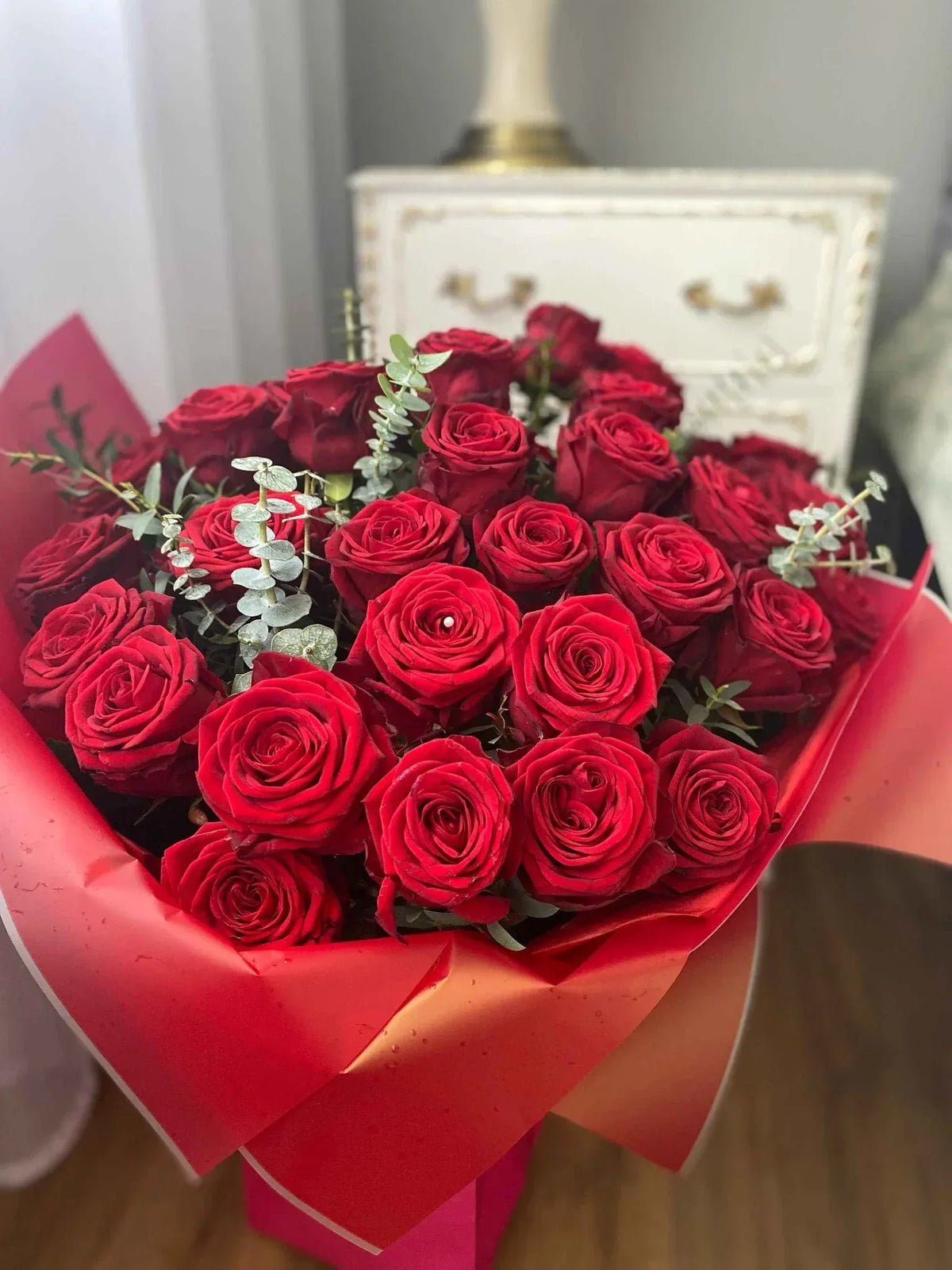 50 Red Roses Bouquet - Fresh Luxury Roses Delivered UK - Freshness Flowers