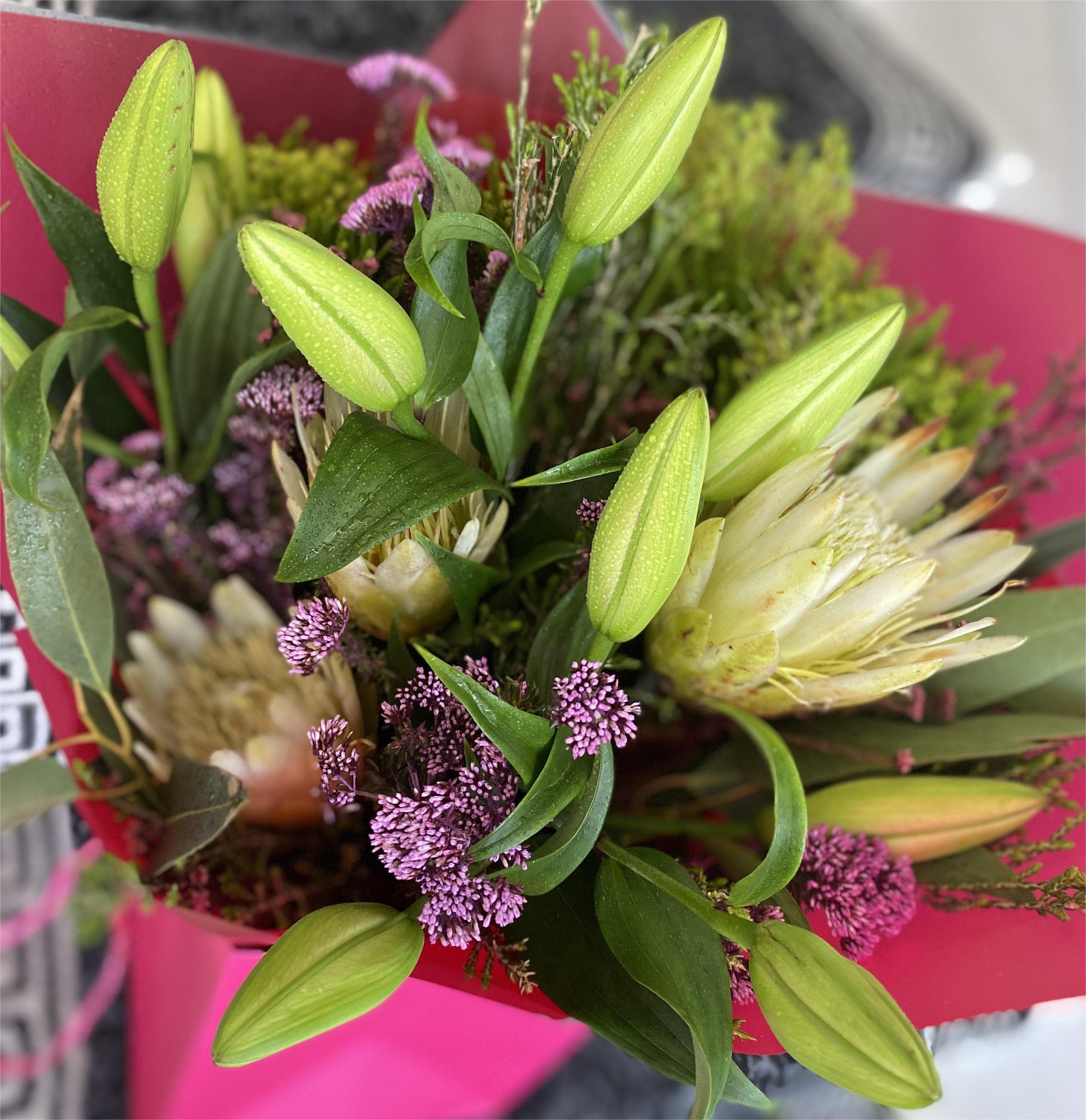 Impressive luxury flowers bouquet birthday anniversary gift